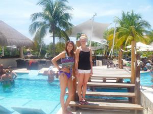 922707_525994617457937_904269765_n