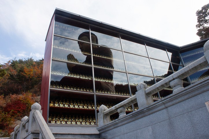 bukhansan-buddha-reflection